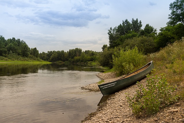 Sommer-Paddeltouren: Entdecken Sie die Schönheit des Wassers auf dem Kanu